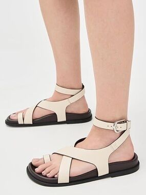 Free People Anya Criss Cross Sandals-Ecru Leather-Boho Toe Loop-Women Size 8